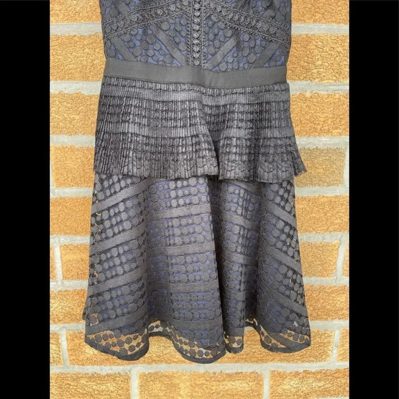 Adelyn rae lace dress size small - Picture 4 of 15